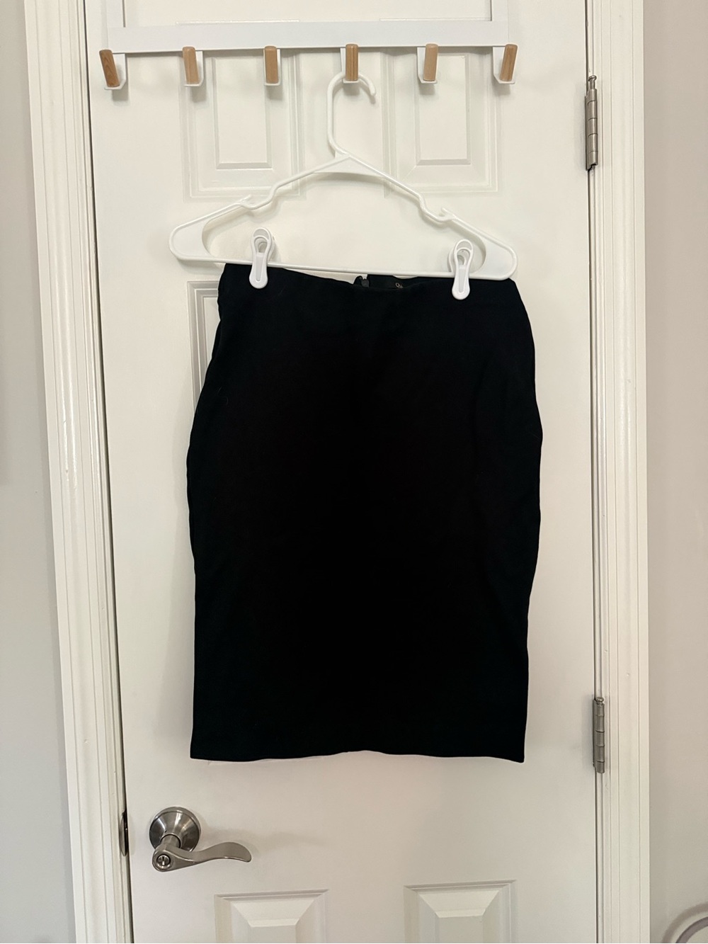 Quince Black Pencil Skirt - Sleek Workwear